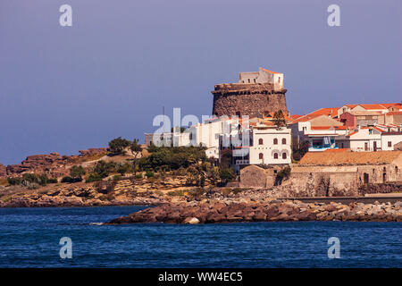 Portoscuso von der Fähre, die portovesme Hafen Sardinien Italien Stockfoto