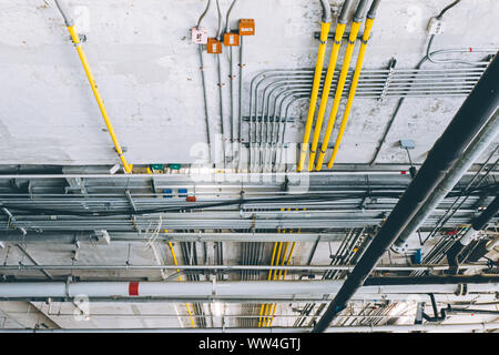 Kabel Leitung gut in Gebäude Netzwerk Strom- und Wasserleitung Tube verwalten Stockfoto