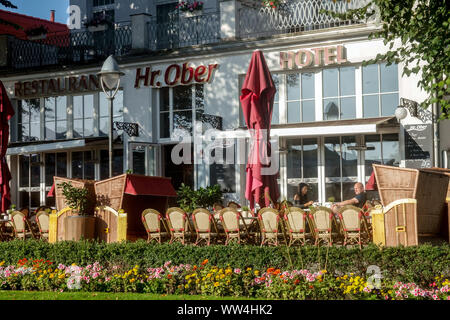 Warnemunde Restaurant an der Promenade Deutschland Mecklenburg, Vorpommern Alter Strom Stockfoto