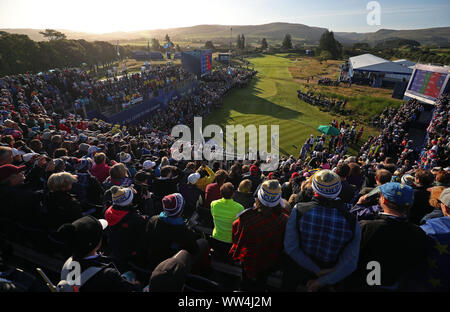 Europas Bronte Gesetz T-Stücken aus der 1 T-Stück während des Viererspiele Match an Tag eins der Solheim Cup 2019 in Gleneagles Golf Club, Auchterarder. Stockfoto