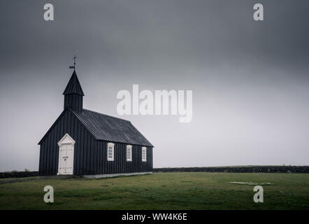 Die Schwarze Kirche von Budir in Island Stockfoto