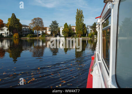 Villen am Rondeelteich in Winterhude. Stockfoto