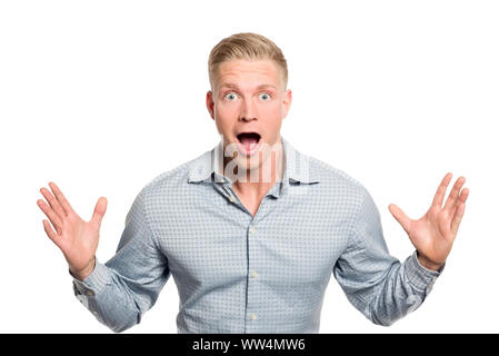 Überrascht junge Unternehmer mit den Händen nach oben. Stockfoto