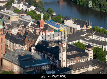 Alte Nikolaikirche und RÃ¶mer am RÃ¶merberg, Altstadt, Blick vom Main Tower, Frankfurt am Main, Hessen, Deutschland Stockfoto