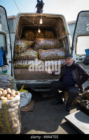 Dezerter Basar, von Tiflis größter Lebensmittelmarkt, Tsinamdzgvrishvili Straße, Tiflis, Georgien. Stockfoto