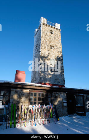 Asenturm mit Restaurant, Ochsenkopf, BischofsgrÃ¼n, Fichtelgebirge, Oberfranken, Franken, Bayern, Deutschland Stockfoto