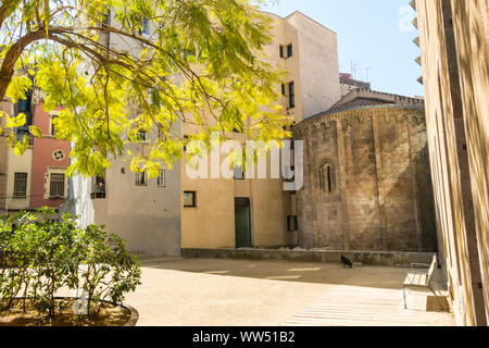 Die Kirche von San Lazaro in der Plaza del Pedro del Raval in Barcelona, ist eine romanische Kapelle, die Teil worden war eines Krankenhauses zu c Stockfoto