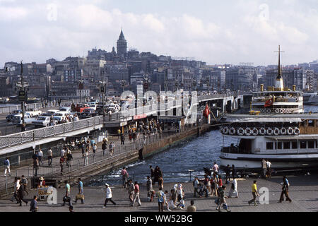 Galata Brücke, Istanbul, Türkei, 1973 Stockfoto