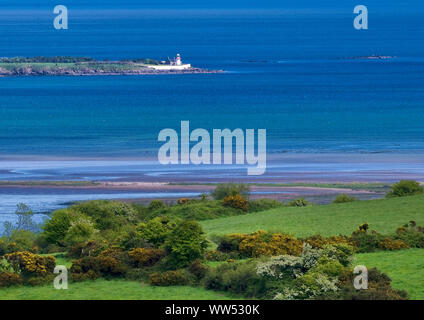 Irland, County Waterford, Leuchtturm am Ballynacourty Punkt in der Bucht von Dungarvan Hafen Stockfoto