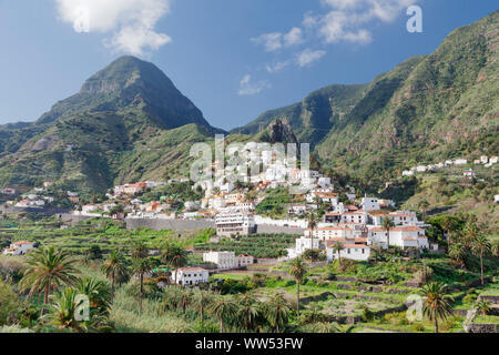 Hermigua, Twin Rocks, Roques de San Pedro, Bananenplantagen, La Gomera, Kanarische Inseln, Spanien Stockfoto