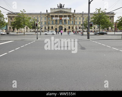 Zebrastreifen vor der Brunswick Palace Stockfoto