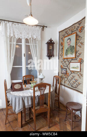 Rekonstruierte Wohnzimmer, Emaille Fabrik von Oskar Schindler, dem Historischen Museum der Stadt Krakau, Krakau, Kleinpolen, Polen, Europa Stockfoto