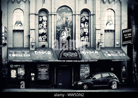 Ein Fahrzeug vor der Comedy Club "der Grieche" in Greenwich, London Stockfoto