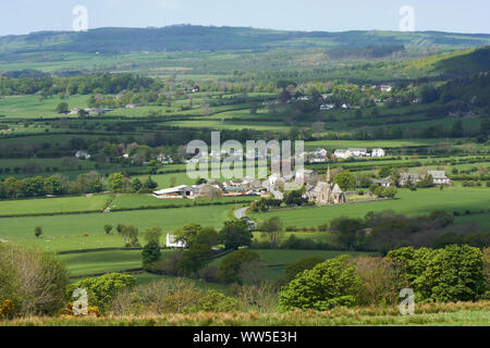 Views wenn bassenthwaite Dorf und St. John's Church im Lake District, England, UK. Stockfoto