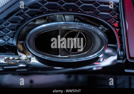 Frankfurt am Main, Deutschland. 13 Sep, 2019. Die Klappe der Abgasanlage eines Audi RS7 können auf der IAA gesehen werden. Foto: Silas Stein/dpa Quelle: dpa Picture alliance/Alamy leben Nachrichten Stockfoto