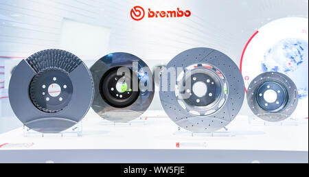 Frankfurt am Main, Deutschland. 13 Sep, 2019. Bremsscheiben der Bremsenhersteller Brembo sind auf der IAA ausgestellt. Foto: Silas Stein/dpa Quelle: dpa Picture alliance/Alamy leben Nachrichten Stockfoto