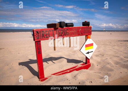 Am Strand in Domburg Auf der Halbinsel Walcheren, Hammer für die Festsetzung der Wind Pausen zu mieten, Zeeland, Niederlande. am Strand von Domburg in Walche Stockfoto