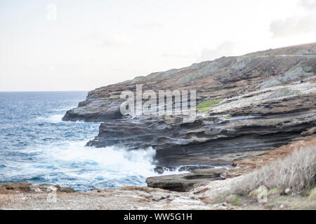 An der felsigen Küste, Oahu, Hawaii, USA Stockfoto