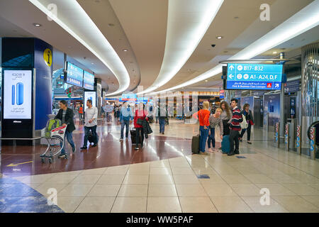 DUBAI, VAE - ca. Januar, 2019: Innenraum geschossen von Dubai International Airport. Stockfoto