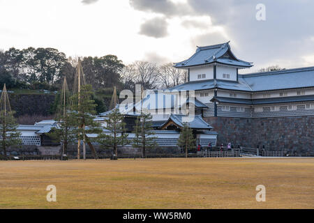 Kanazawa, Japan - 14. Februar 2019: Kanazawa Castle in Kanazawa, Präfektur Ishikawa, Japan. Stockfoto