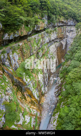 Die alte Via Mala di Scalve, Dezzo di Scalve, Val di Scalve, Provinz Bergamo, Lombardei, Italien. Stockfoto