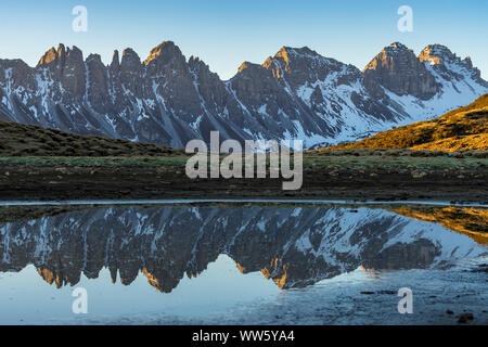 Österreich, Tirol, Grinzens, Salfeins, Morgenstimmung am Salfeinssee Stockfoto