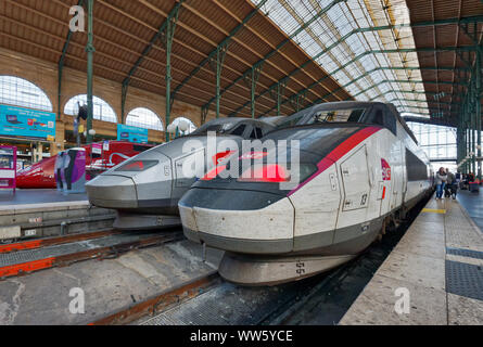 Frankreich, Paris, Züge, Halle, Plattformen Stockfoto