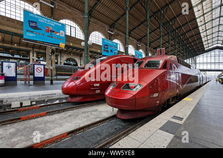 Frankreich, Paris, Züge, Halle, Plattformen Stockfoto