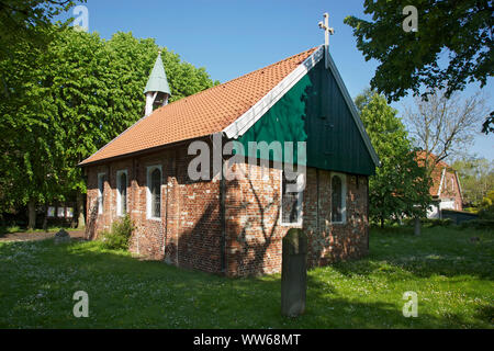 Alte Kirche im Dorf der Insel Spiekeroog Stockfoto