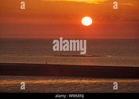 Sonnenuntergang über der Nordsee vor der Insel Spiekeroog Stockfoto