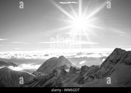 Blick vom Gipfel der Zugspitze Stockfoto