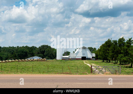 Somerville, Tennessee, USA - 25. Juni 2014: Blick auf die woodburn Farm in der Nähe der Stadt Somerville, Tennessee. Stockfoto