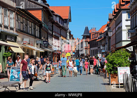 Deutschland, Sachsen-Anhalt, Wernigerode, Fußgängerzone Stockfoto