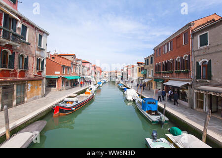 Promenaden am Rio dei Vetrai in Murano. Stockfoto