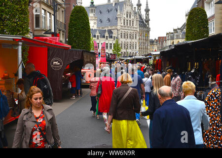 Leuven, Belgien, 13. September 2019: Freitag Wochenmarkt. Stockfoto