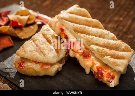 Fontina Red Pepper Relish Panini Stockfoto