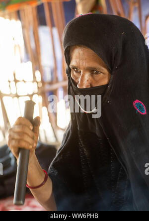 Porträt einer verschleierten Frau Rashaida Stamm, nördlichen Roten Meer, Massawa, Eritrea Stockfoto