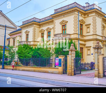 Krakau, Polen - Juni, 13, 2018: Die historischen Palast mit kleinen Garten in Pilsudski Straße heute dient als Czapski Museum, besitzen die Sammeln Stockfoto