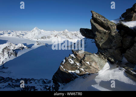 Blick auf Schrankogel auf dem Aufgang zur ruderhofspitze, Stubaier Alpen, Tirol, Österreich Stockfoto