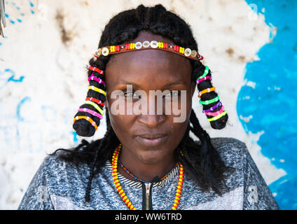 Porträt einer Kunama Stamm Frau mit traditionellen Frisur, Gash-Barka, Barentu, Eritrea Stockfoto