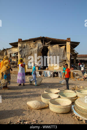 Körbe für den Verkauf in einem Markt, Gash-Barka, Agordat, Eritrea Stockfoto