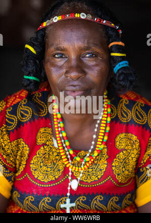 Porträt einer Kunama Stamm Frau mit traditionellen Frisur, Gash-Barka, Barentu, Eritrea Stockfoto