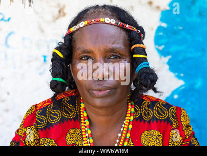 Porträt einer Kunama Stamm Frau mit traditionellen Frisur, Gash-Barka, Barentu, Eritrea Stockfoto