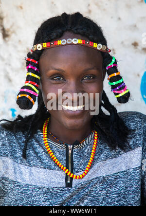 Porträt einer Kunama Stamm Frau mit traditionellen Frisur, Gash-Barka, Barentu, Eritrea Stockfoto