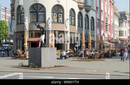 Deutschland, Nordrhein-Westfalen, Wuppertal, Skulptur' Ein neuer Erfolgreicher Tag" des belgischen Künstlers Guillaume Bijl, Stockfoto