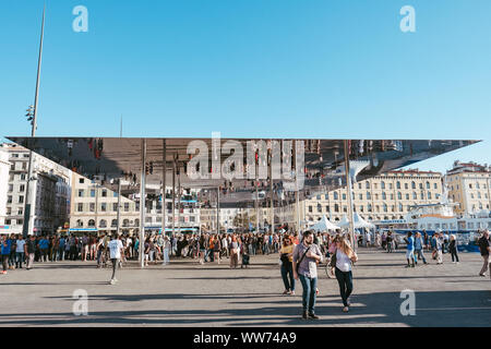 Auf dem Weg zum Alten Hafen in Marseille, Frankreich Stockfoto