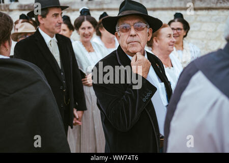 Traditionell Katalanen in den Reis Festival in Arles, Frankreich gekleidet Stockfoto