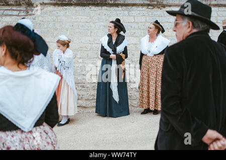 Traditionell Katalanen in den Reis Festival in Arles, Frankreich gekleidet Stockfoto