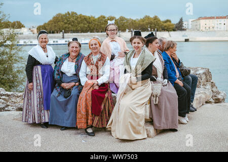 Traditionell Katalanen in den Reis Festival in Arles, Frankreich gekleidet Stockfoto