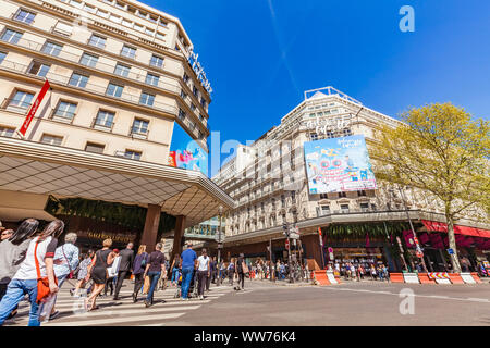 Frankreich, Paris, Stadtzentrum, Boulevard Haussmann, Kaufhaus Galeries Lafayette, Menschen Stockfoto